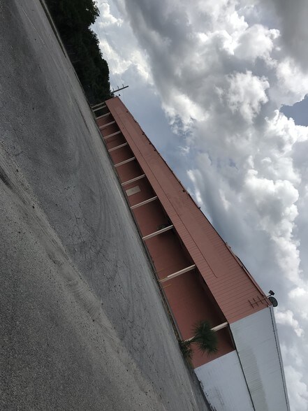 More Photos Of 700 S French Ave, Sanford Warehouse For Lease