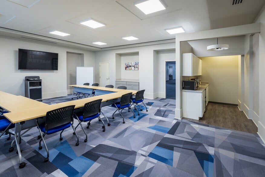 More Photos Of 10330 N Meridian St, Carmel Medical For Lease