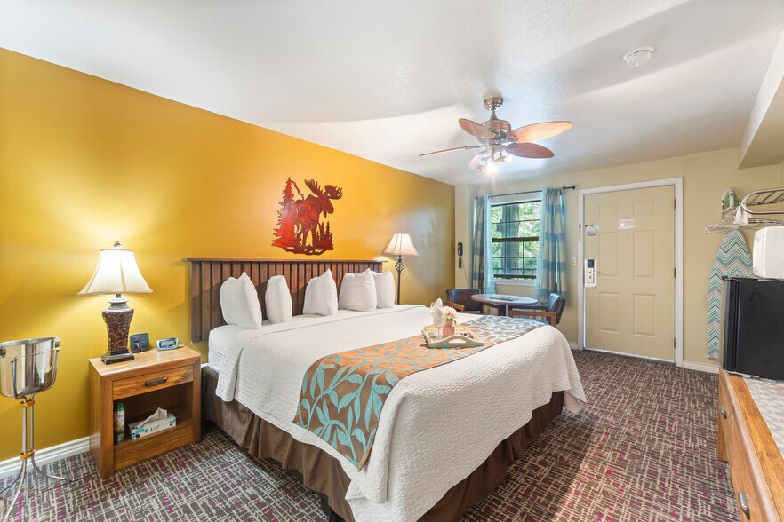 More Photos Of 3031 E Van Buren, Eureka Springs Hotel For Sale