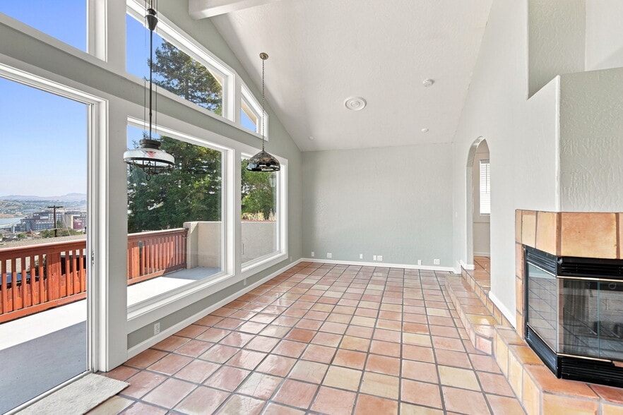 More Photos Of 1135 5th Ave, Crockett Apartments For Sale