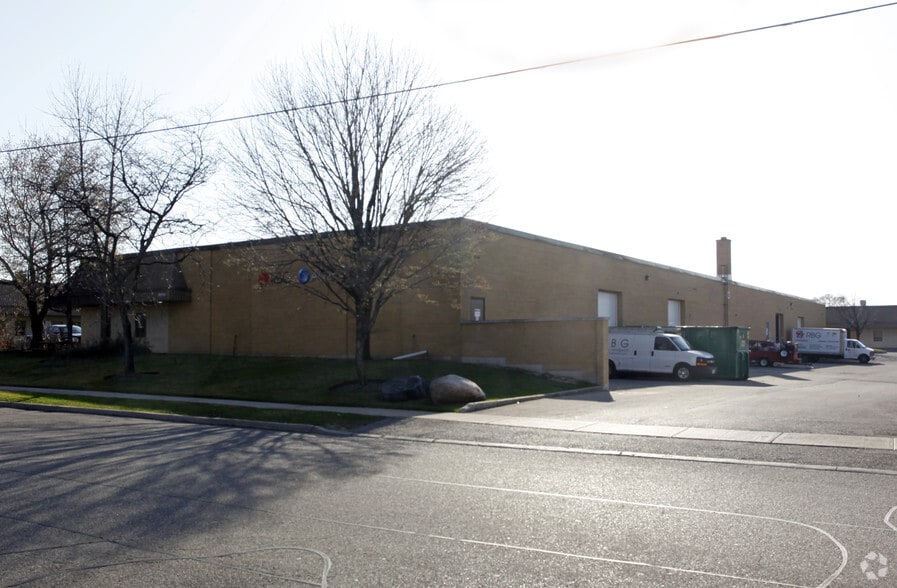More Photos Of 570 Orwell St, Mississauga Light Distribution For Lease