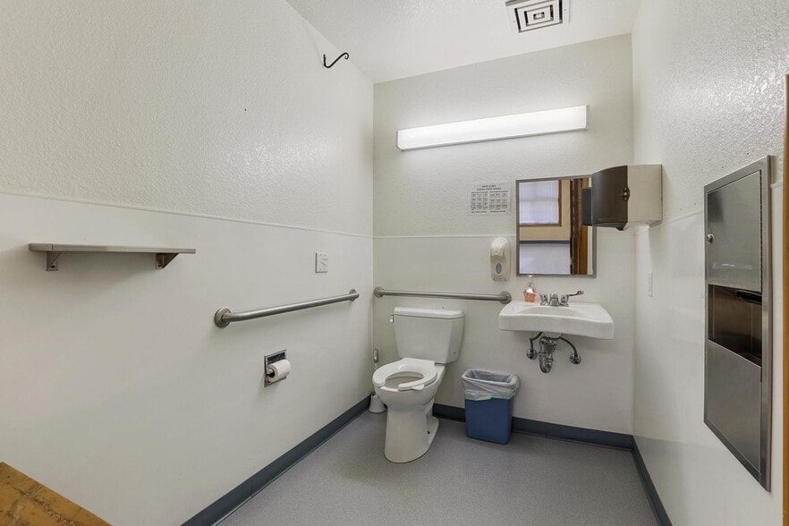 More Photos Of 1106 N Beeline Hwy, Payson Medical For Sale