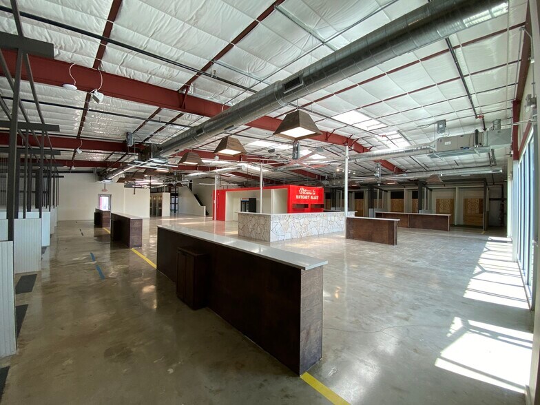 More Photos Of 443 Bastrop Hwy, Austin Flex For Lease