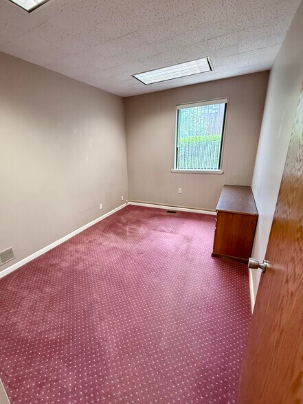 More Photos Of 108 S Main St, Madisonville Office Residential For Sale