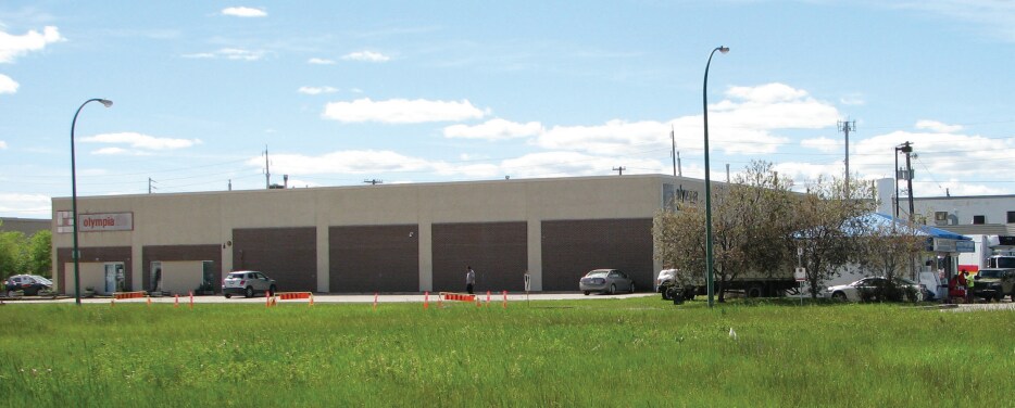 More Photos Of 560 Sheppard St, Winnipeg Warehouse For Sale