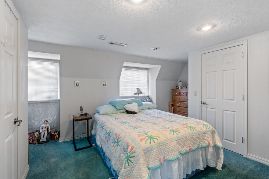 More Photos Of , Eureka Springs Unknown For Sale