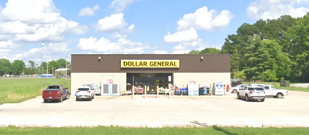 More Photos Of 250 S Locust St, Ullin Freestanding For Sale