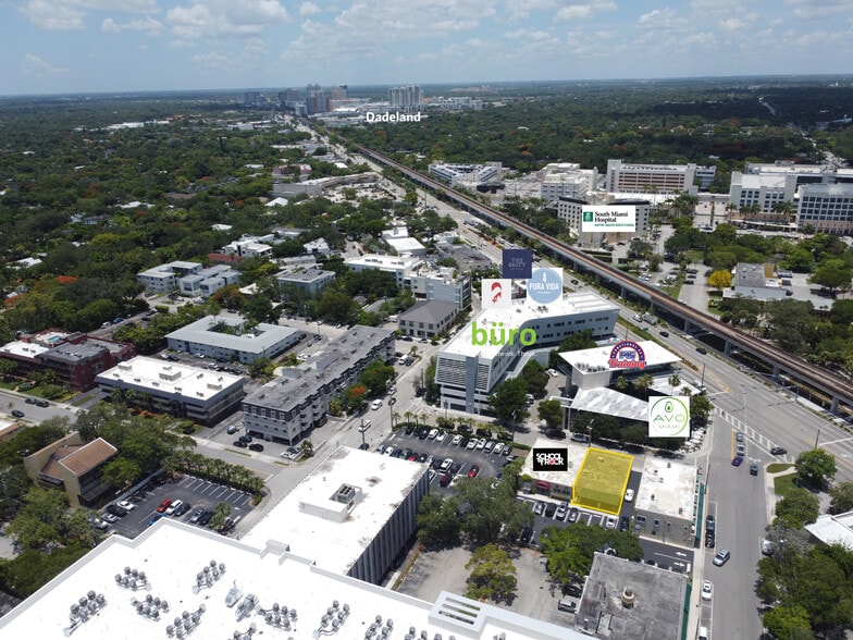 More Photos Of 7311 SW 59th Ct, South Miami General Retail For Lease