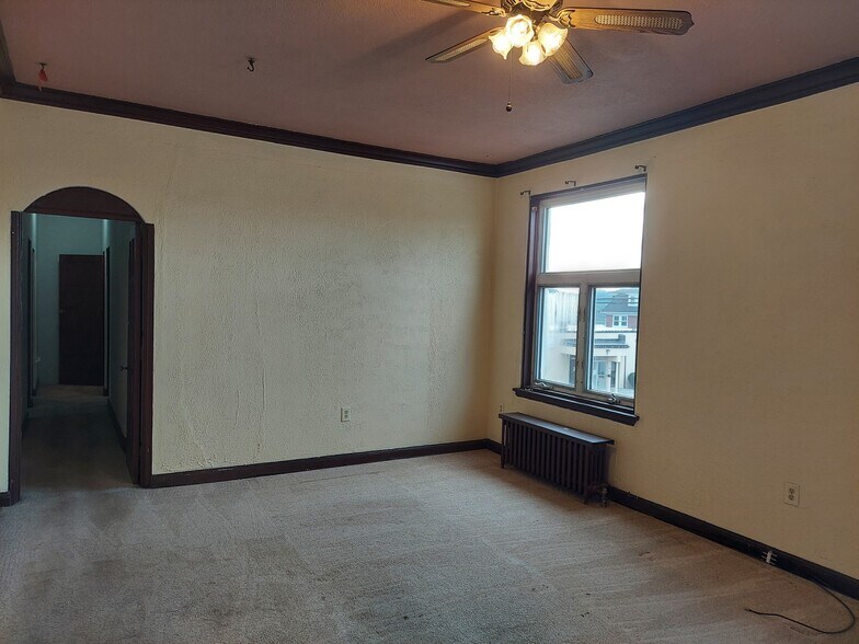 More Photos Of 1811 Butler St, Easton Specialty For Sale