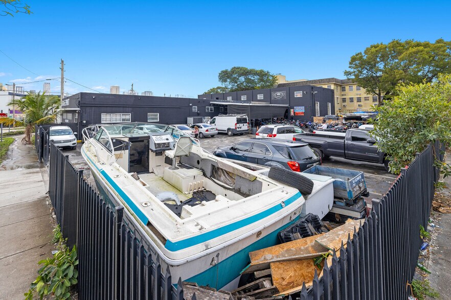 More Photos Of 442-490 NW South River Dr, Miami Warehouse For Lease