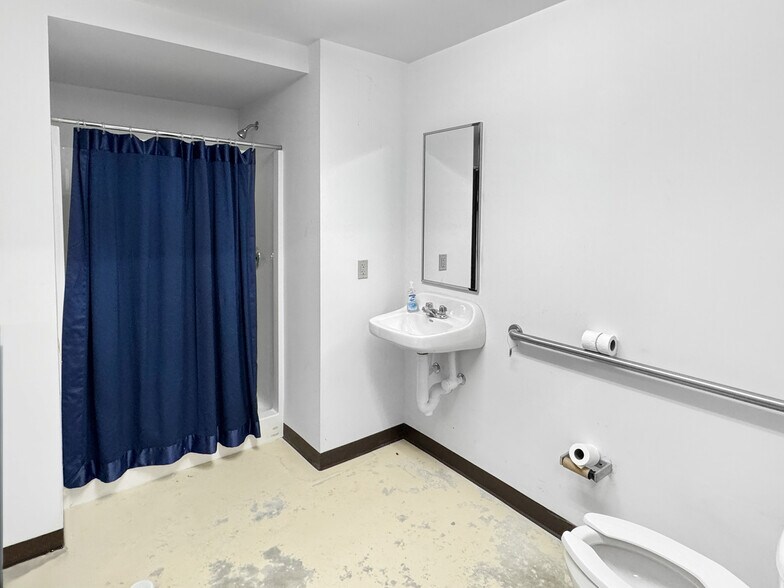 More Photos Of 10 Lafayette St, Washington Storefront Retail Office For Sale