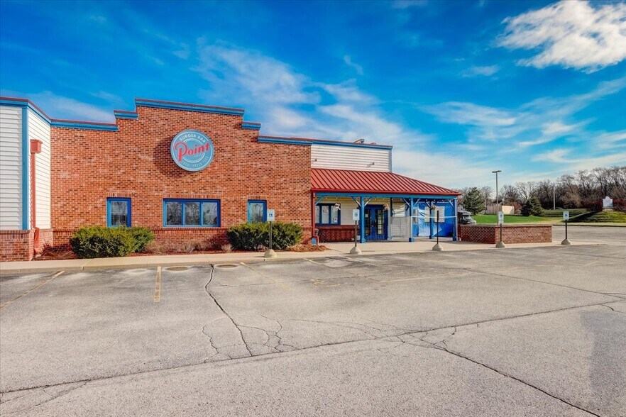 More Photos Of 10950 W Good Hope Rd, Milwaukee Restaurant For Sale