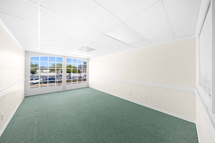 More Photos Of 4100 W Commonwealth Ave, Fullerton Office For Sale