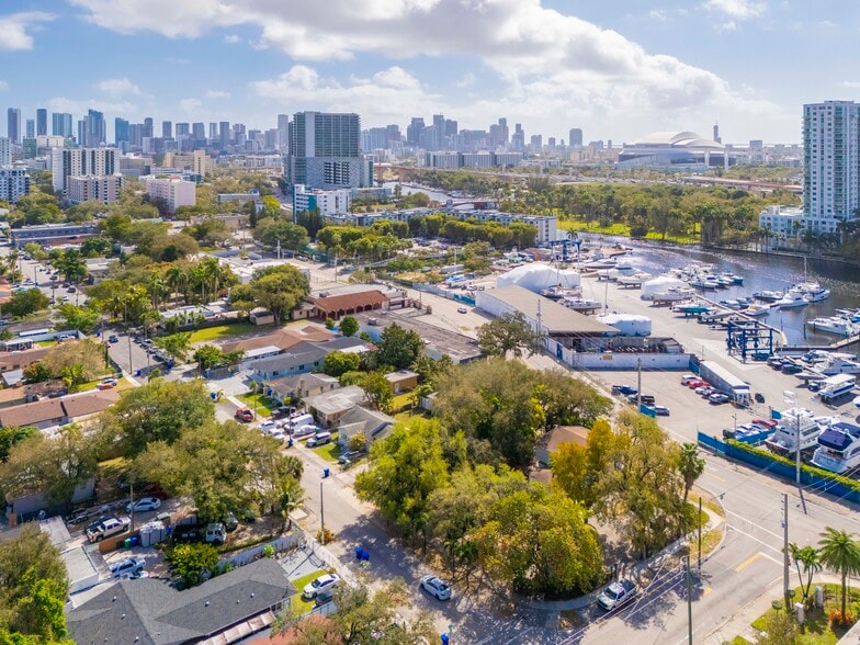 More Photos Of 1871 NW North River Dr, Miami Service For Sale