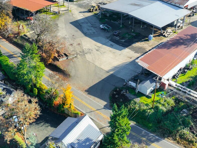 More Photos Of 1577 Glide Loop Dr, Glide Industrial For Sale