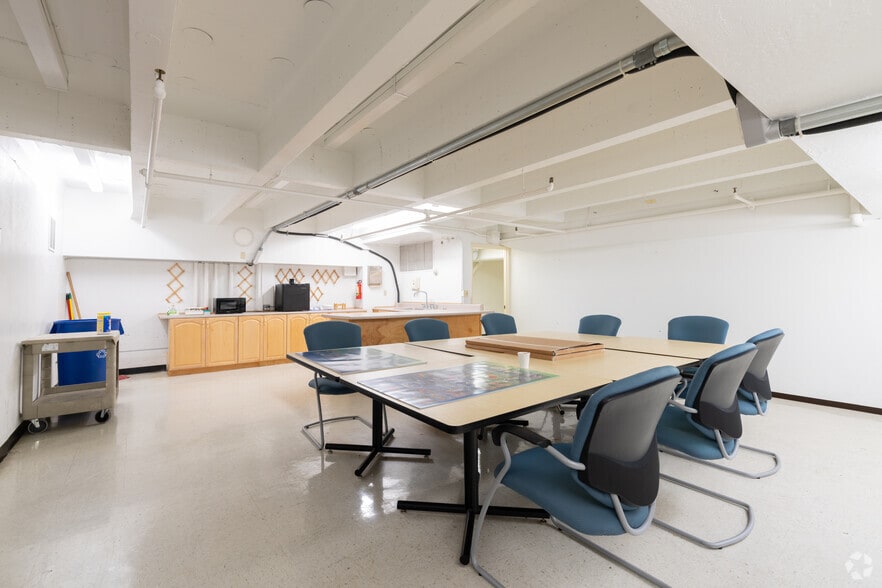 More Photos Of 1352 Lighthouse Ave, Pacific Grove Office For Lease