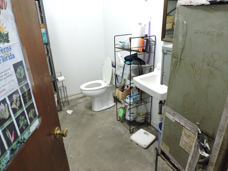 More Photos Of 2504 Main St, Jacksonville Freestanding For Sale
