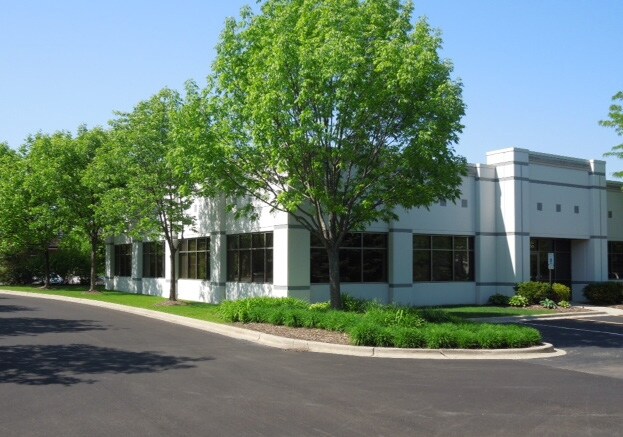Primary Photo Of 302 Saunders Rd, Riverwoods Office For Lease