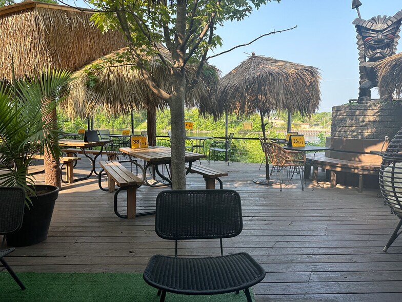 More Photos Of 1900 & 1924 Marshall St NE, Minneapolis Restaurant For Lease