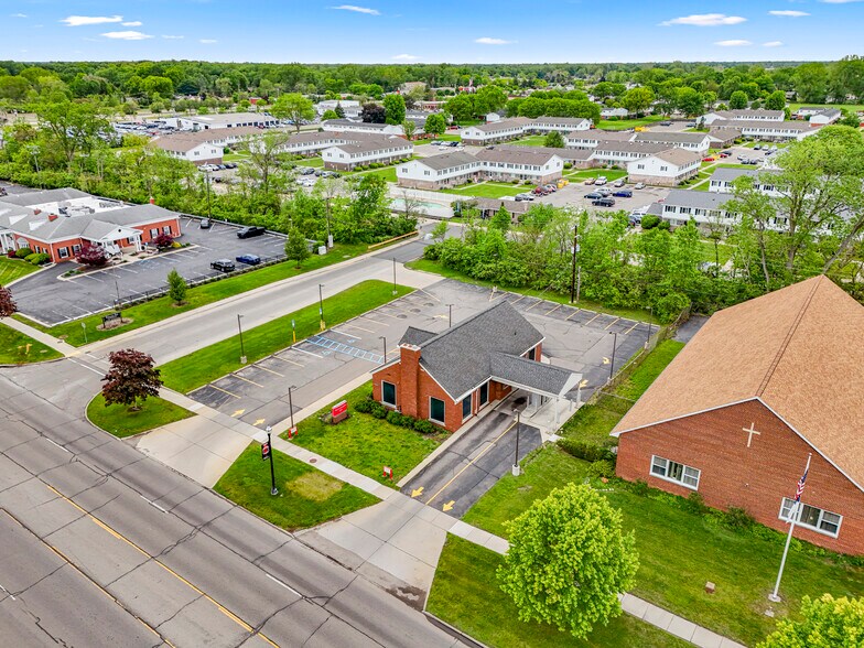 More Photos Of 23700 Goddard Rd, Taylor Bank For Lease