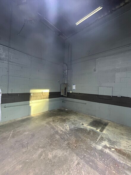 More Photos Of 4744 Singleton Station Rd, Louisville Distribution For Lease