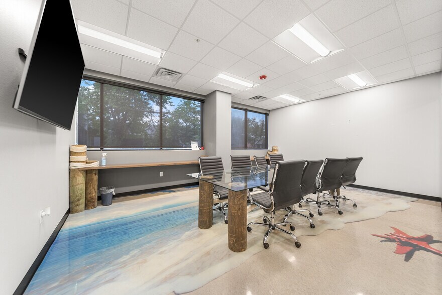 More Photos Of 210 SE 34th St, Bentonville Office For Sale