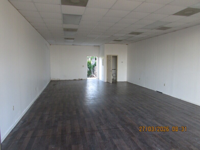 More Photos Of 17230-17250 S Tamiami Trl, Fort Myers Unknown For Lease