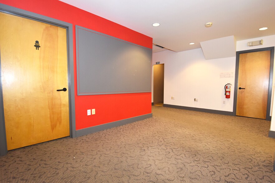 More Photos Of 227 Fort Pitt Blvd, Pittsburgh Loft Creative Space For Lease