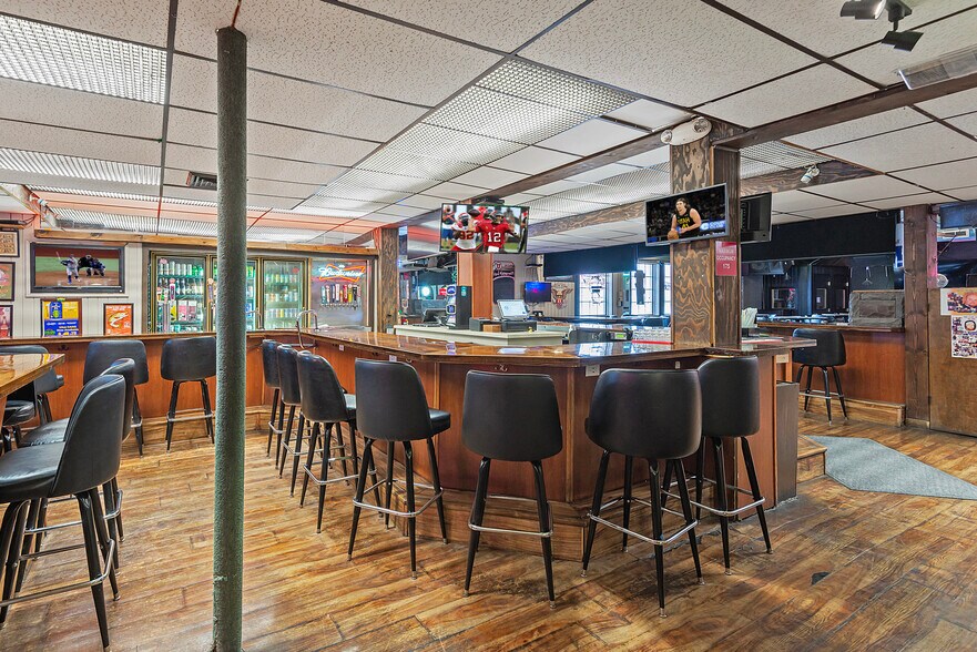 More Photos Of 6194 Highland Dr, Salt Lake City Restaurant For Sale