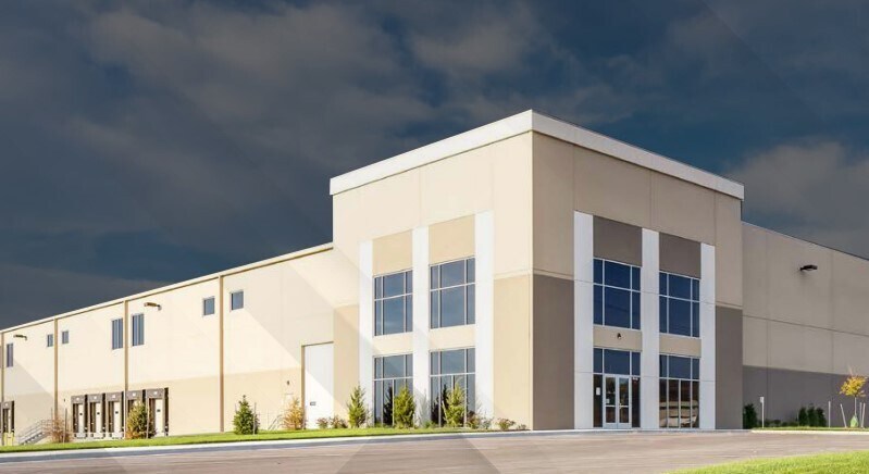 Primary Photo Of 30 Aberdeen Rd, Hampton Distribution For Lease