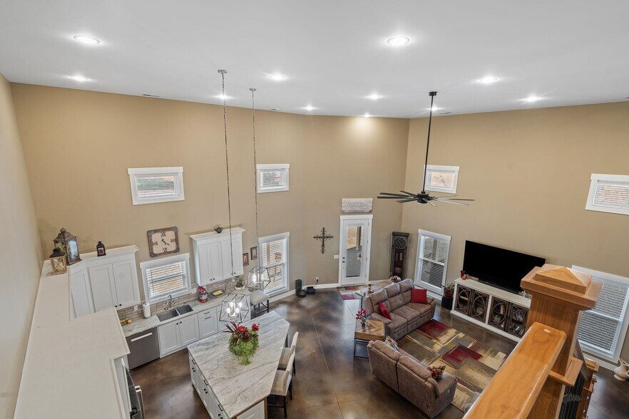 More Photos Of 201 Graves Rd, Goodlettsville Office For Sale