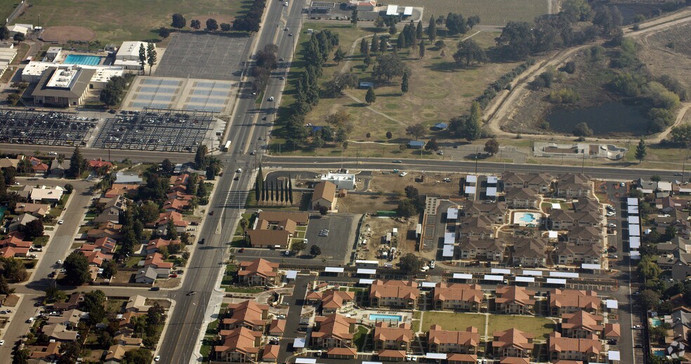 More Photos Of 785 N Newcomb St, Porterville Fast Food For Lease