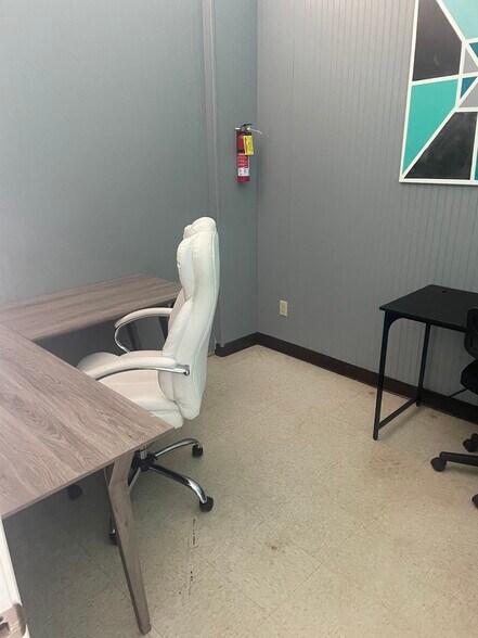 More Photos Of 2124 S Highway 501, Marion Auto Dealership For Lease