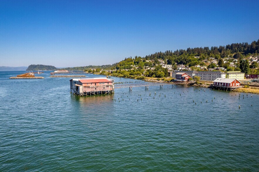 More Photos Of 100 31st St, Astoria Warehouse For Sale