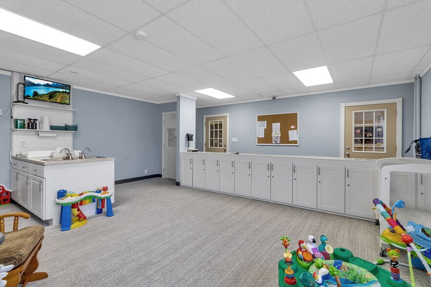 More Photos Of 383 Wheatfield St, North Tonawanda Religious Facility For Sale