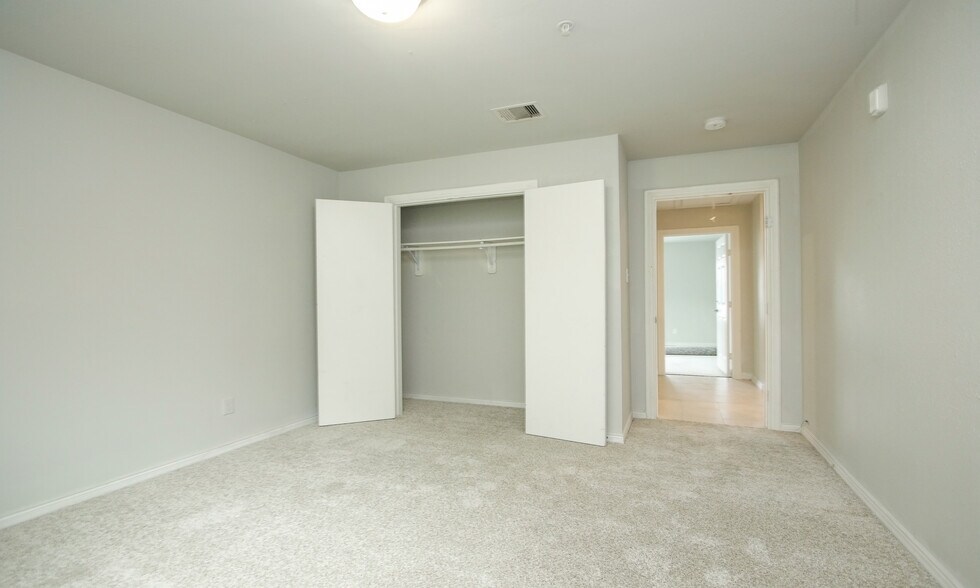 More Photos Of 1318 Avenue A, South Houston Apartments For Sale