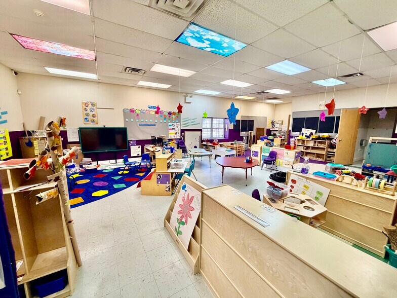 More Photos Of 548-554 State St, Camden Daycare Center For Sale