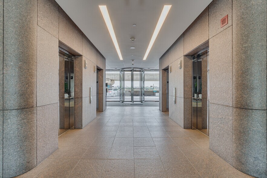 More Photos Of 511 E John Carpenter Fwy, Irving Office For Lease