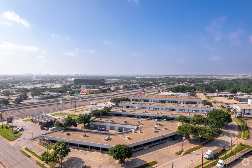 More Photos Of 2154 W Northwest Hwy, Dallas Unknown For Lease