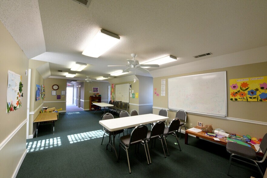 More Photos Of 2601 Sandy Plains Rd, Marietta Office For Sale