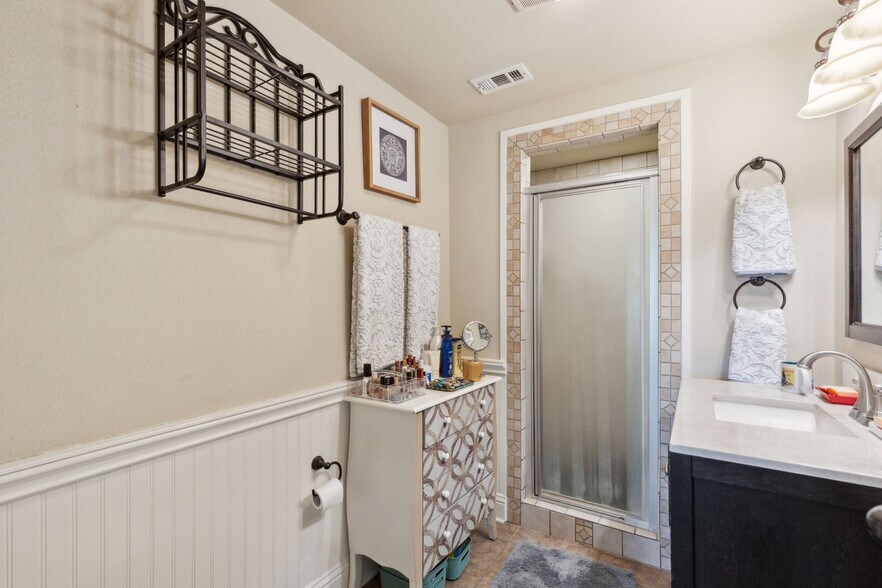 More Photos Of 2301 NE Loop 567, Granbury Land For Sale