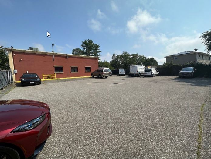 More Photos Of 95 Toledo St, Farmingdale Flex For Lease