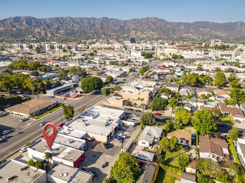 More Photos Of 1114 W Magnolia Blvd, Burbank Storefront Retail Office For Sale