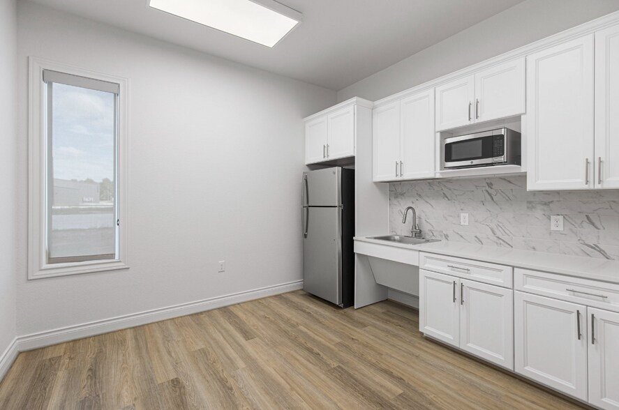 More Photos Of 19023 Stuebner Airline Rd, Spring Office For Sale