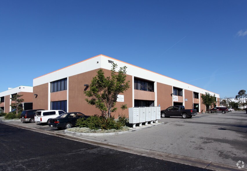 Primary Photo Of 1657 Pacific Ave, Oxnard Warehouse For Lease