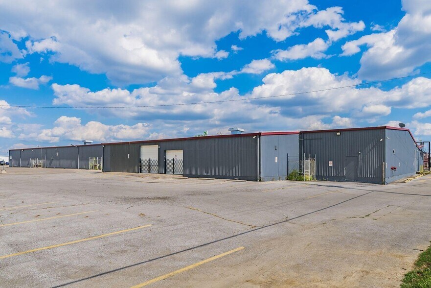 More Photos Of 4170 W Broad St, Columbus Storefront For Sale