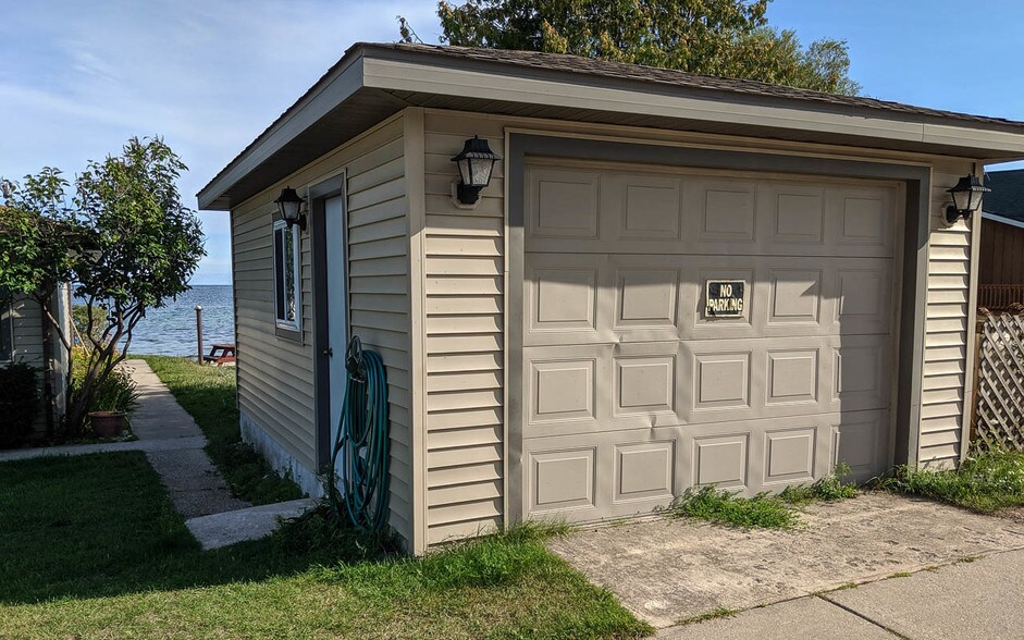 More Photos Of 26260 Main St, Beaver Island Hotel For Sale