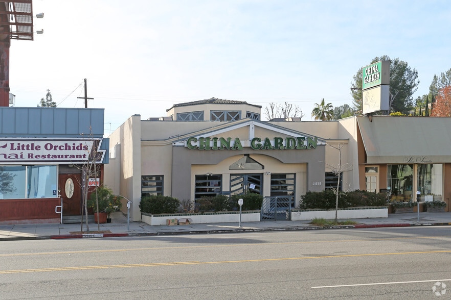 Primary Photo Of 21618 Ventura Blvd, Woodland Hills Restaurant For Lease