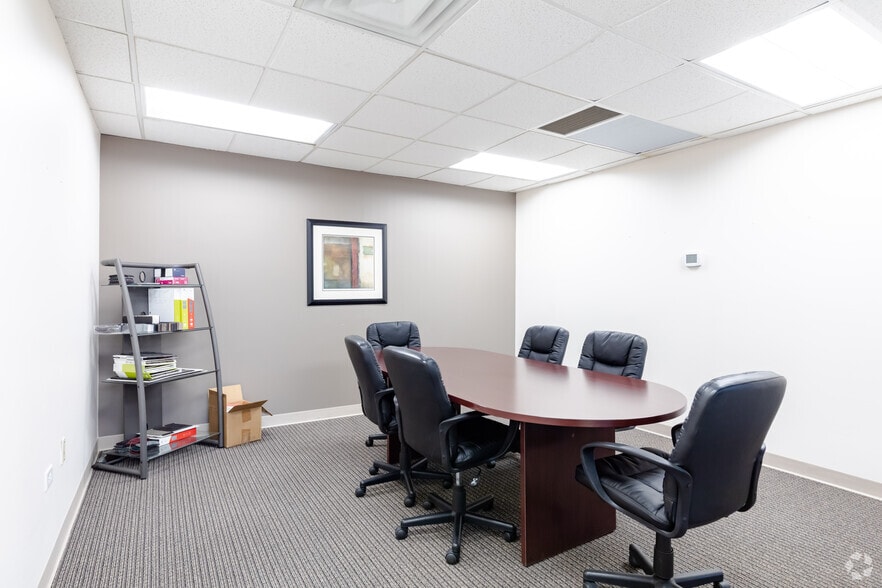 More Photos Of 799 Roosevelt Rd, Glen Ellyn Office For Lease