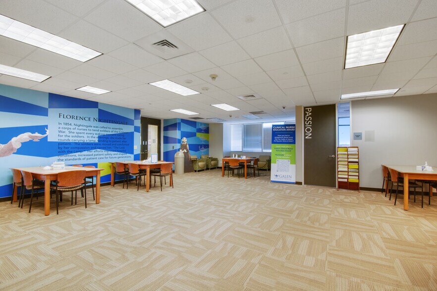 More Photos Of 7411 John Smith, San Antonio Office For Sale